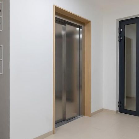 Apartment With Balcony, Private Parking - Bagry Lake - Goszczynskiego 1 Cracovie Extérieur photo