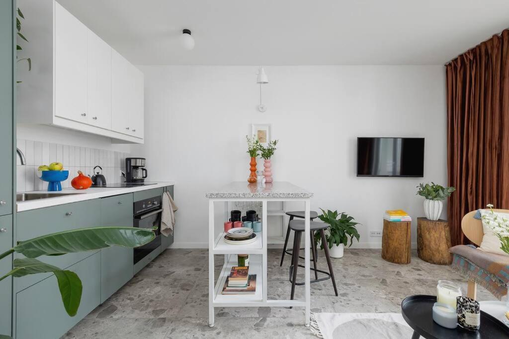 Apartment With Balcony, Private Parking - Bagry Lake - Goszczynskiego 1 Cracovie Extérieur photo