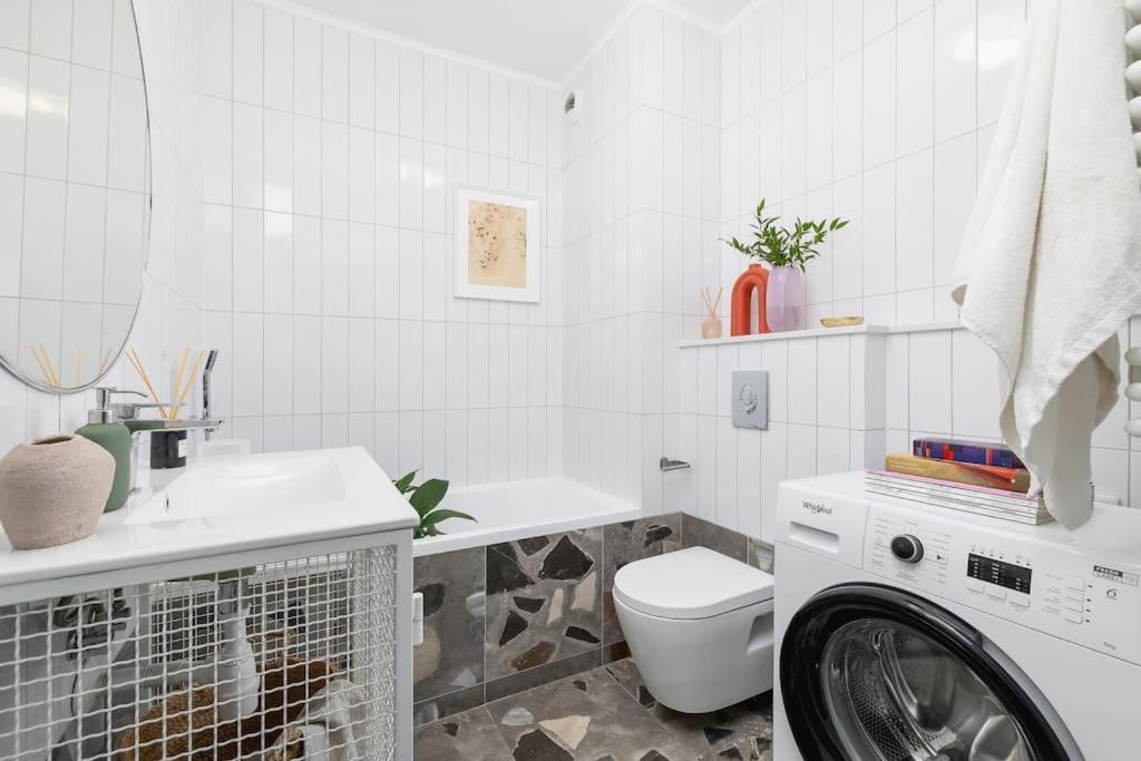 Apartment With Balcony, Private Parking - Bagry Lake - Goszczynskiego 1 Cracovie Extérieur photo